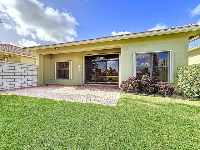 6874 Fabiano Cir, Boynton Beach, FL 33437