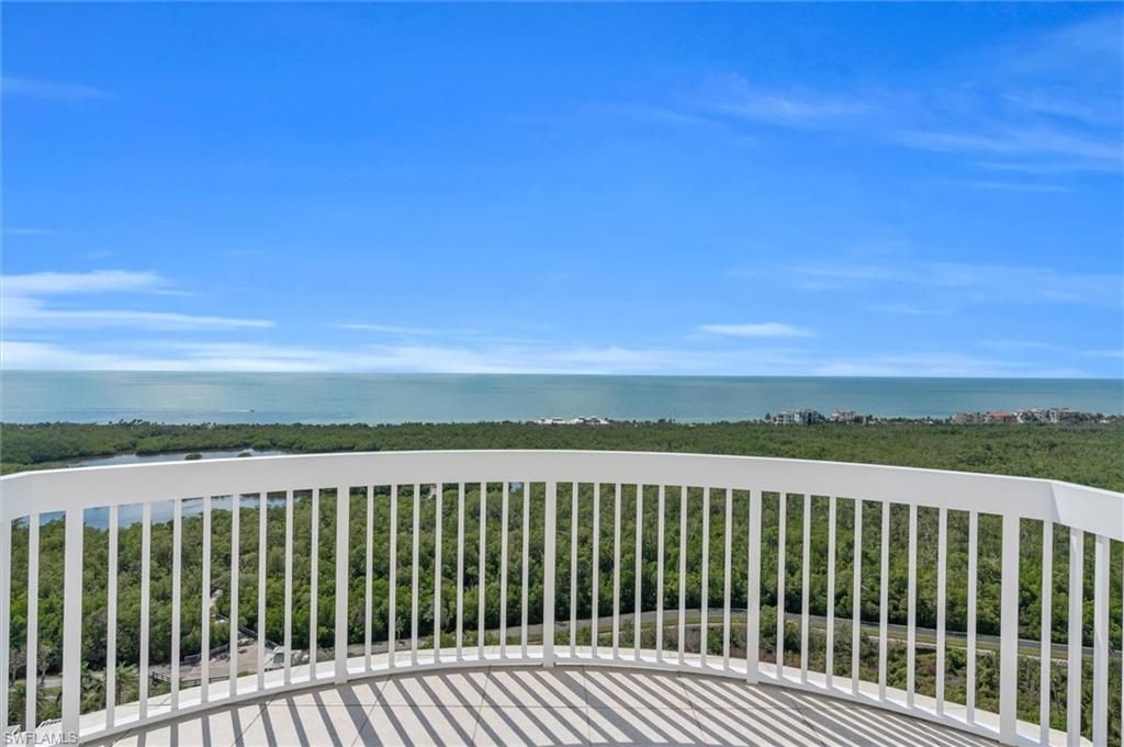 7117 Pelican Bay Blvd Ph 16, Naples, FL 34108