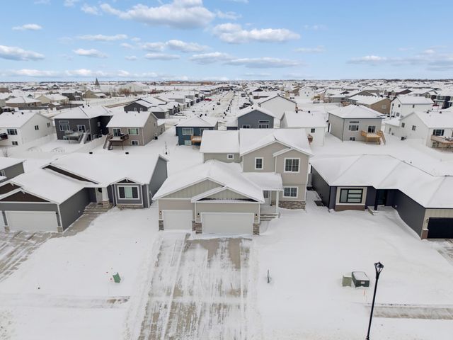 6891 14th Street S, Fargo, ND 58104