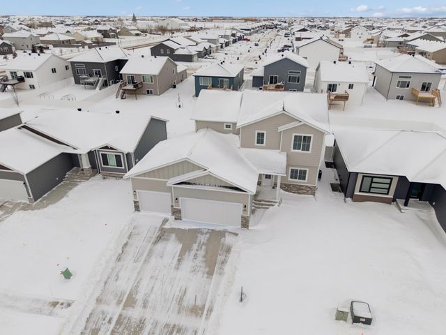 6891 14th Street S, Fargo, ND 58104