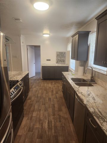 12911 Mitchwin Road, Farmers Branch, TX 75234