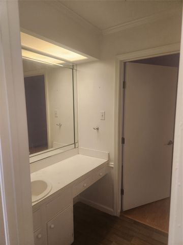 12911 Mitchwin Road, Farmers Branch, TX 75234