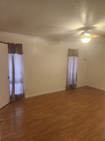 12911 Mitchwin Road, Farmers Branch, TX 75234