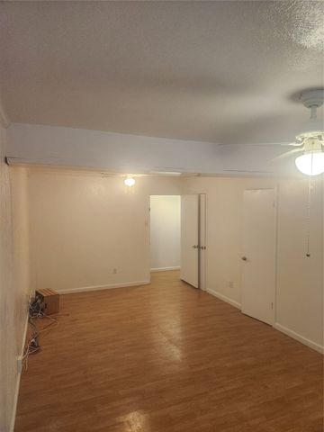 12911 Mitchwin Road, Farmers Branch, TX 75234