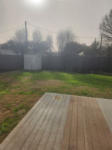 12911 Mitchwin Road, Farmers Branch, TX 75234