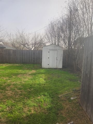 12911 Mitchwin Road, Farmers Branch, TX 75234