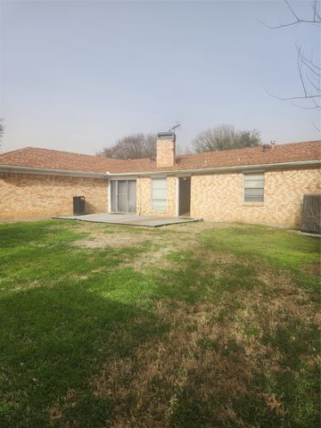 12911 Mitchwin Road, Farmers Branch, TX 75234