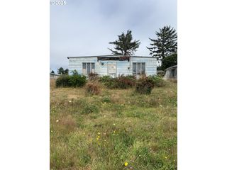 369 S MARPLE St, Coos Bay, OR 97420