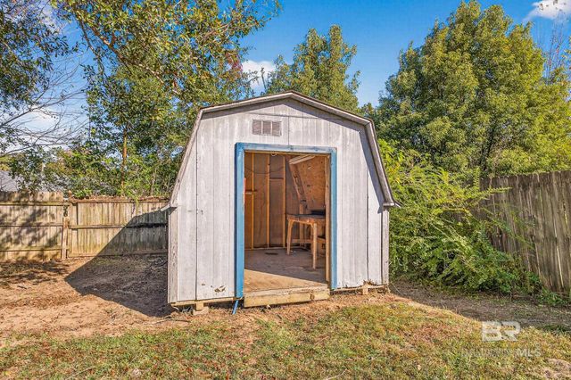 715 E Verbena Avenue, Foley, AL 36535