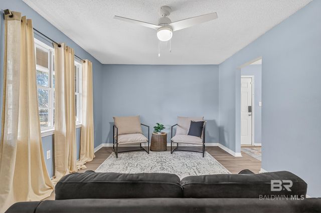 715 E Verbena Avenue, Foley, AL 36535