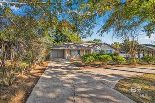 715 E Verbena Avenue, Foley, AL 36535