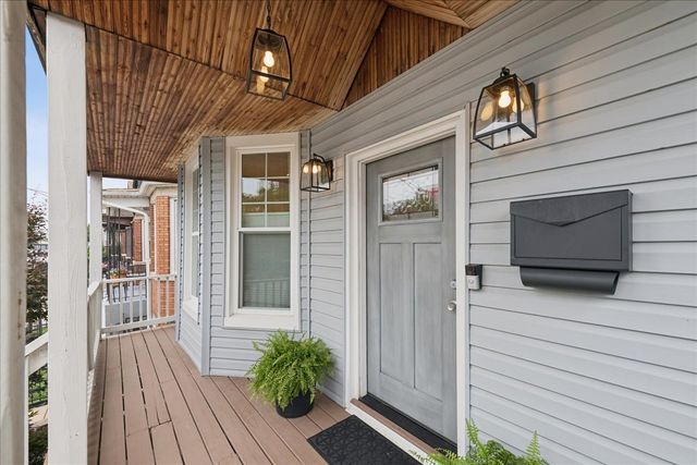 3427 N Kedzie Avenue, Chicago, IL 60618