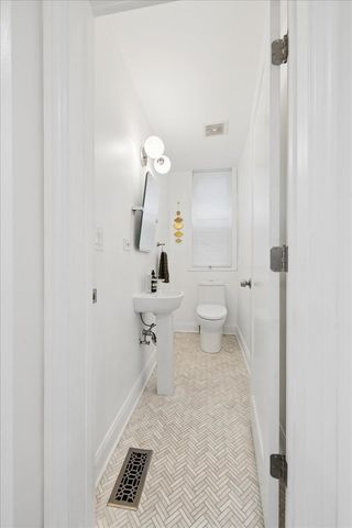 3427 N Kedzie Avenue, Chicago, IL 60618