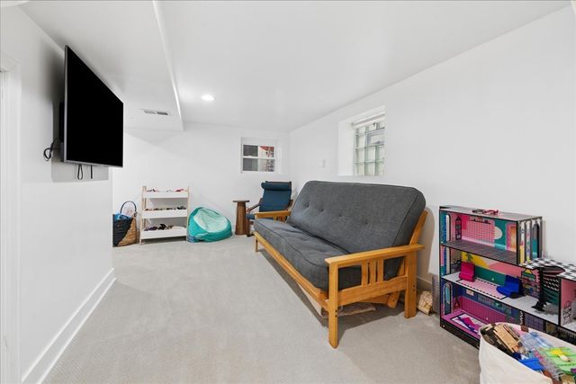 3427 N Kedzie Avenue, Chicago, IL 60618