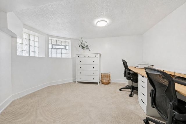 3427 N Kedzie Avenue, Chicago, IL 60618