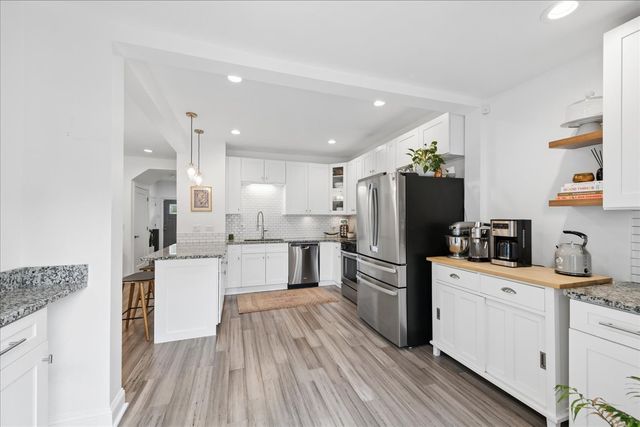 3427 N Kedzie Avenue, Chicago, IL 60618