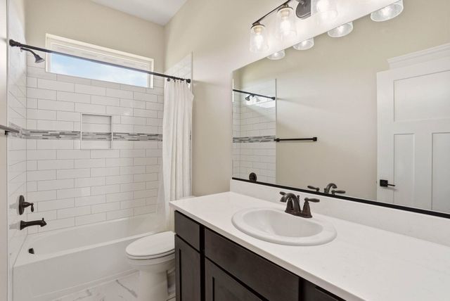 60832 Westview Dr, Nine Mile Falls, WA 99026