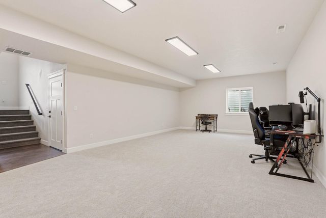 60832 Westview Dr, Nine Mile Falls, WA 99026