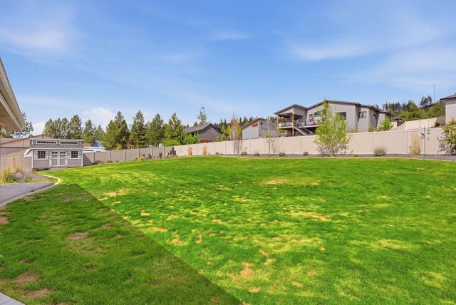 60832 Westview Dr, Nine Mile Falls, WA 99026