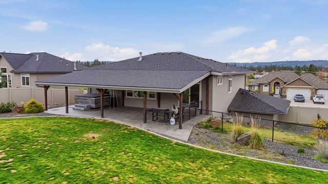 60832 Westview Dr, Nine Mile Falls, WA 99026
