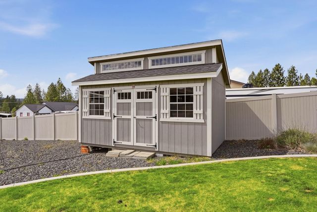 60832 Westview Dr, Nine Mile Falls, WA 99026