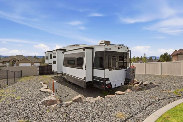 60832 Westview Dr, Nine Mile Falls, WA 99026