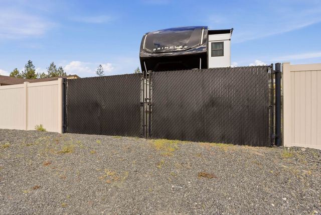 60832 Westview Dr, Nine Mile Falls, WA 99026
