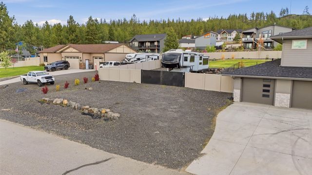 60832 Westview Dr, Nine Mile Falls, WA 99026