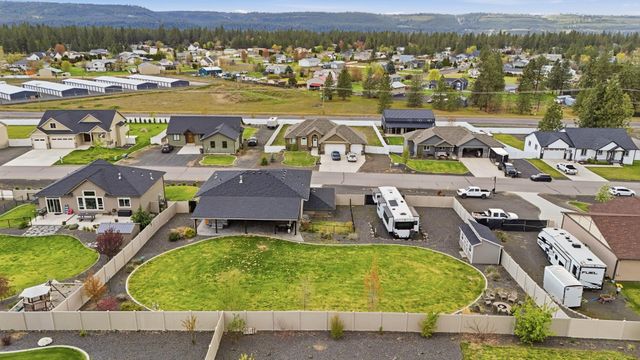 60832 Westview Dr, Nine Mile Falls, WA 99026