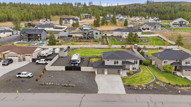 60832 Westview Dr, Nine Mile Falls, WA 99026