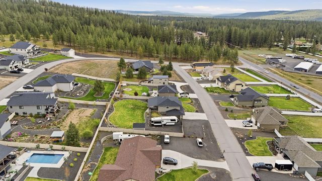60832 Westview Dr, Nine Mile Falls, WA 99026