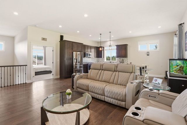 60832 Westview Dr, Nine Mile Falls, WA 99026