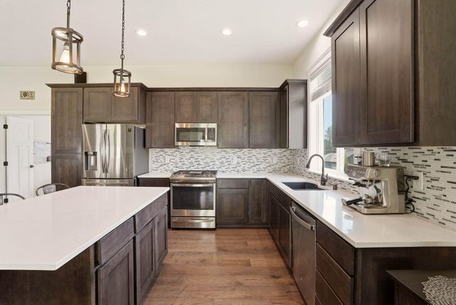 60832 Westview Dr, Nine Mile Falls, WA 99026
