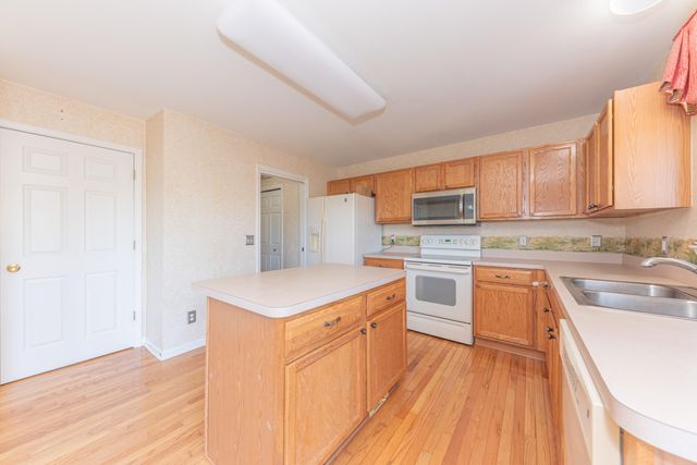 7575 Warwick Drive, Ypsilanti Twp, MI 48197