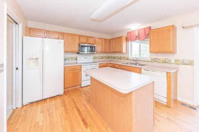 7575 Warwick Drive, Ypsilanti Twp, MI 48197