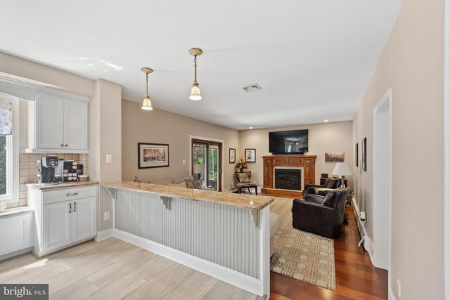 895 SYCAMORE DR, Southampton, PA 18966