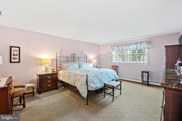 895 SYCAMORE DR, Southampton, PA 18966