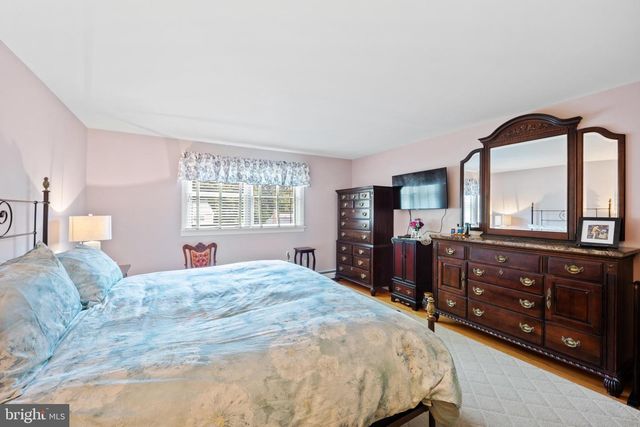 895 SYCAMORE DR, Southampton, PA 18966