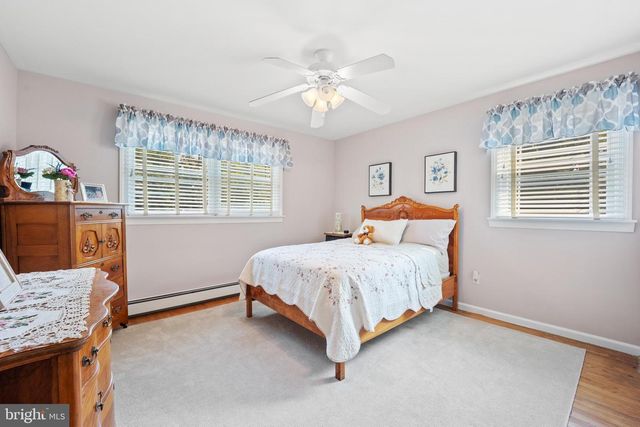 895 SYCAMORE DR, Southampton, PA 18966