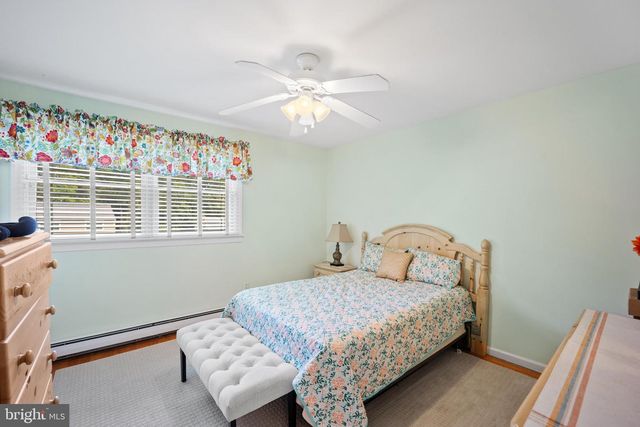 895 SYCAMORE DR, Southampton, PA 18966