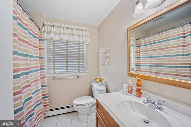 895 SYCAMORE DR, Southampton, PA 18966