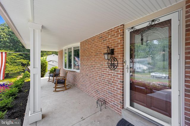 895 SYCAMORE DR, Southampton, PA 18966