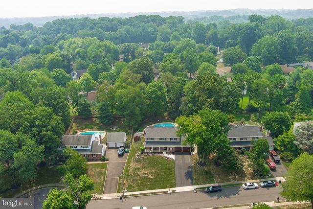 895 SYCAMORE DR, Southampton, PA 18966