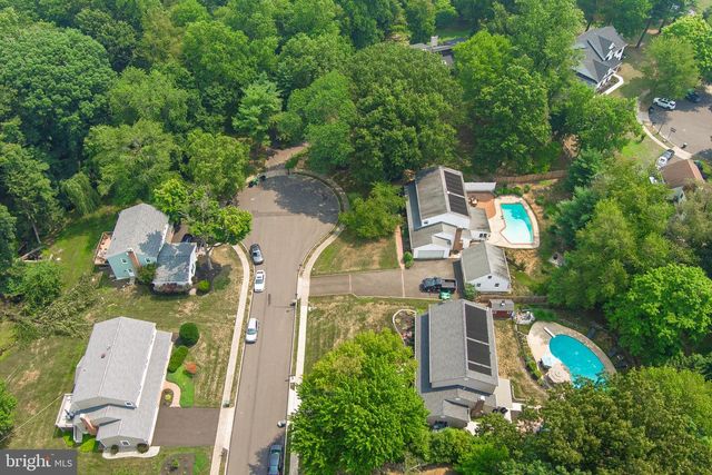 895 SYCAMORE DR, Southampton, PA 18966