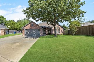 419 Springhill Court, Burleson, TX 76028