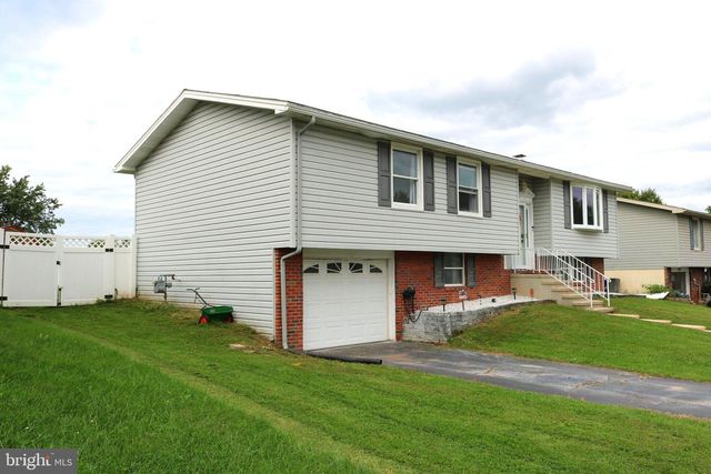 507 OAKWOOD DR, Dover, PA 17315