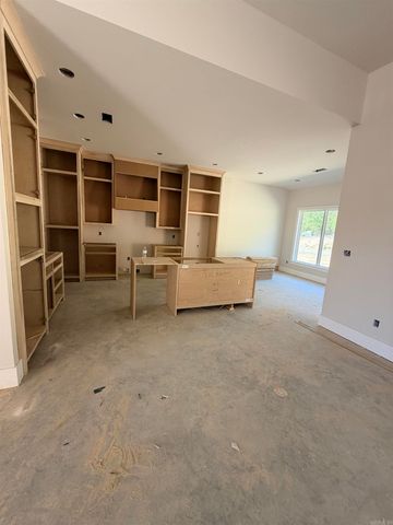 48 Charleston Place, Benton, AR 72019