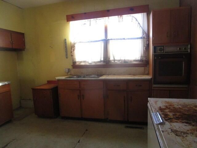 274 N 8th Street, Mcconnelsville, OH 43756