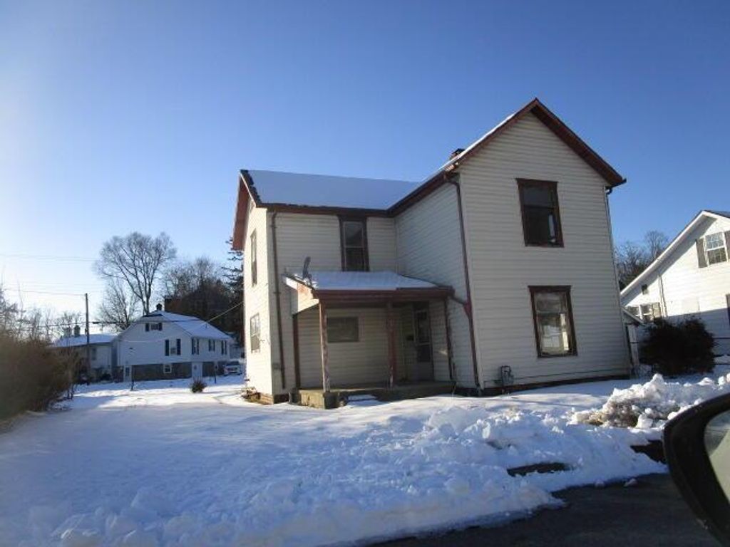 274 N 8th Street, Mcconnelsville, OH 43756