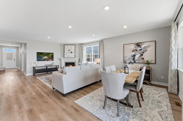 4985 Blake Way, Woodbury, MN 55129